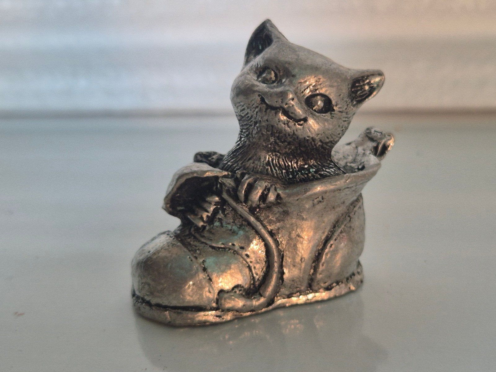 Vintage miniatuur tinnen poesje in laars – Etain 97% – Pewte, Ophalen of Verzenden