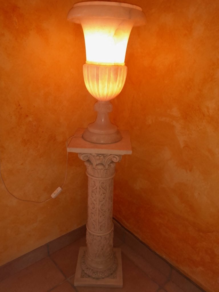 Prachtige decoratieve zuil met zware stenen uplight-lamp, Antiek en Kunst, Ophalen