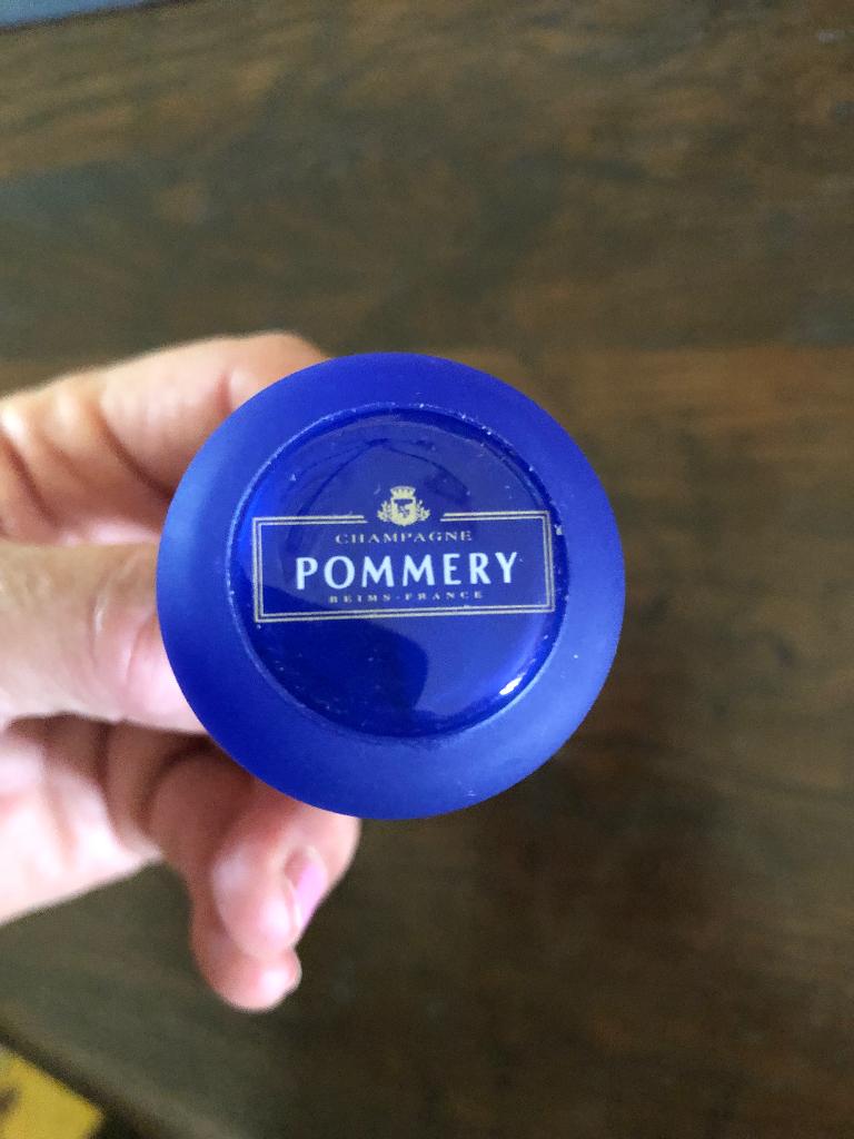 Flessenstop Pommery, Ophalen