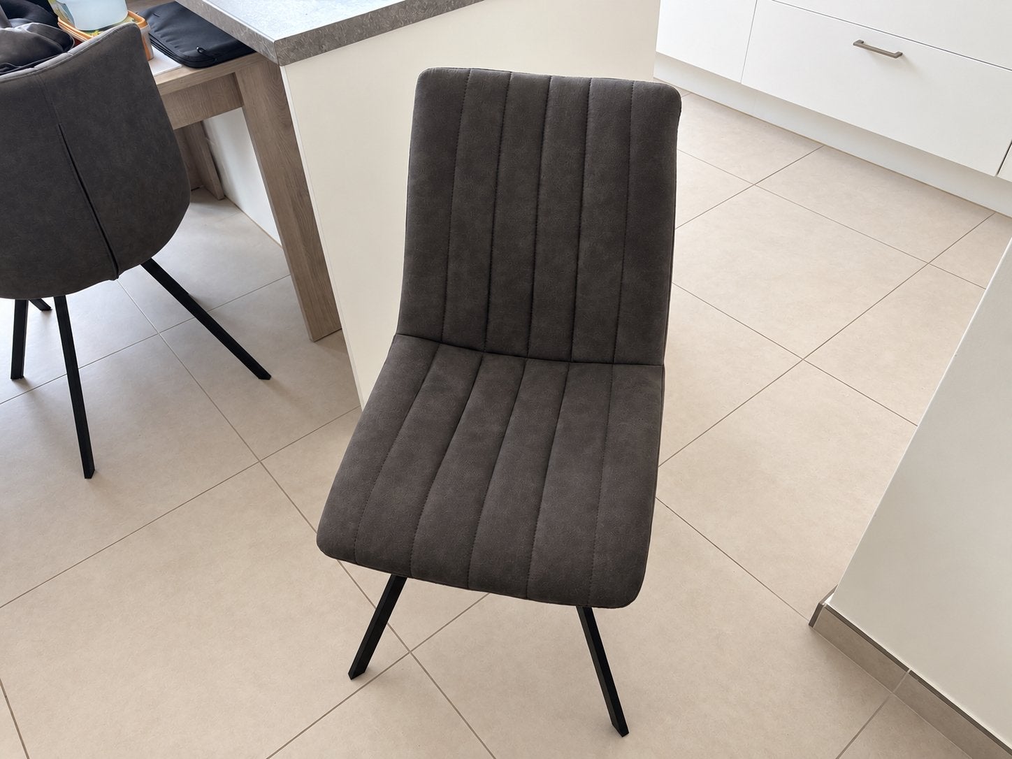 Set van 4 eetkamerstoelen, Enlèvement, Comme neuf, Gris