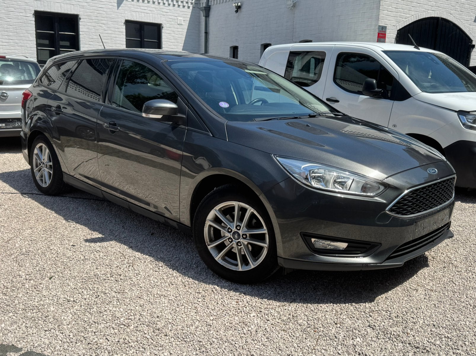 Ford Focus 1.0i benzine - 65000KM*Trekhaak*PDC*GARANTIE!, Auto's, Euro 6, Bedrijf, 1000 cc, https://public.car-pass.be/vhr/4b6f89bf-b40e-4406-a9ca-ff39d7de21f0