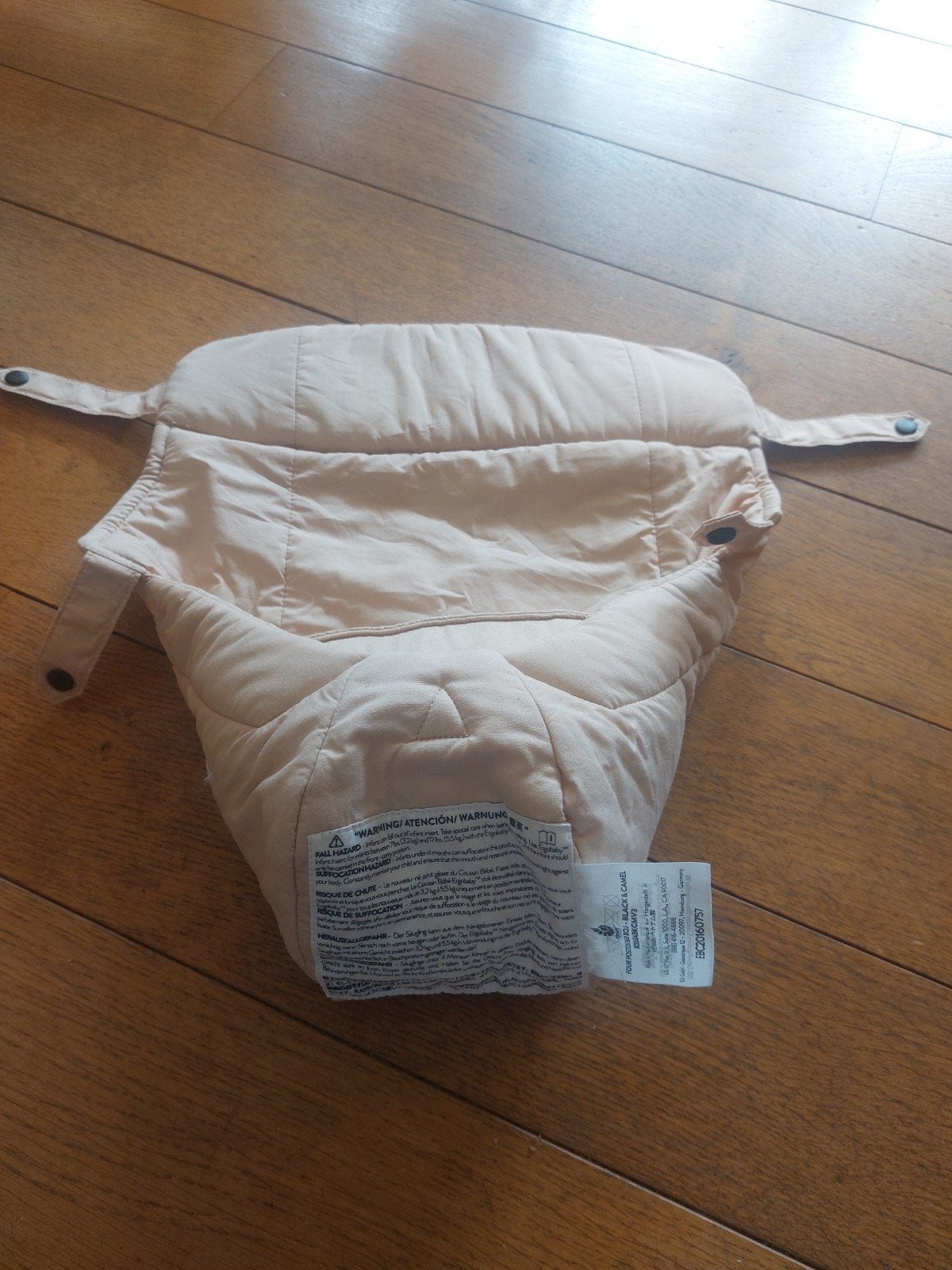 Porte-bébé Ergo noir et camel, Enlèvement, Porte-bébé