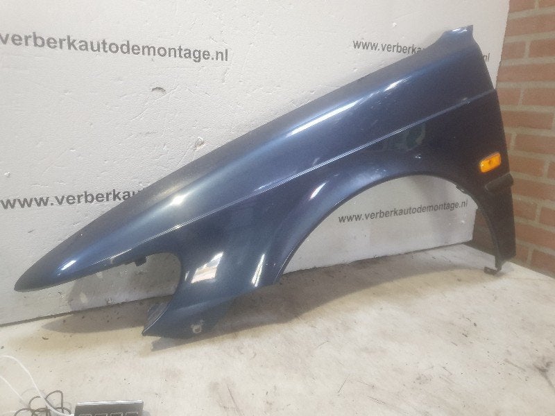 SPATBORD LINKS VOOR Saab 900 II (YS3D) (01-1993/02-1998), Auto-onderdelen, Carrosserie, Saab-de-info@saabgroup.com, Voor, Spatbord