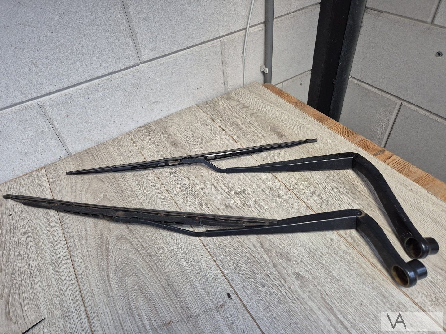 Chrysler 300c 300 c 2004-2010 set ruitenwisser arm VOORZIJDE, Utilisé, -, -, Enlèvement ou Envoi