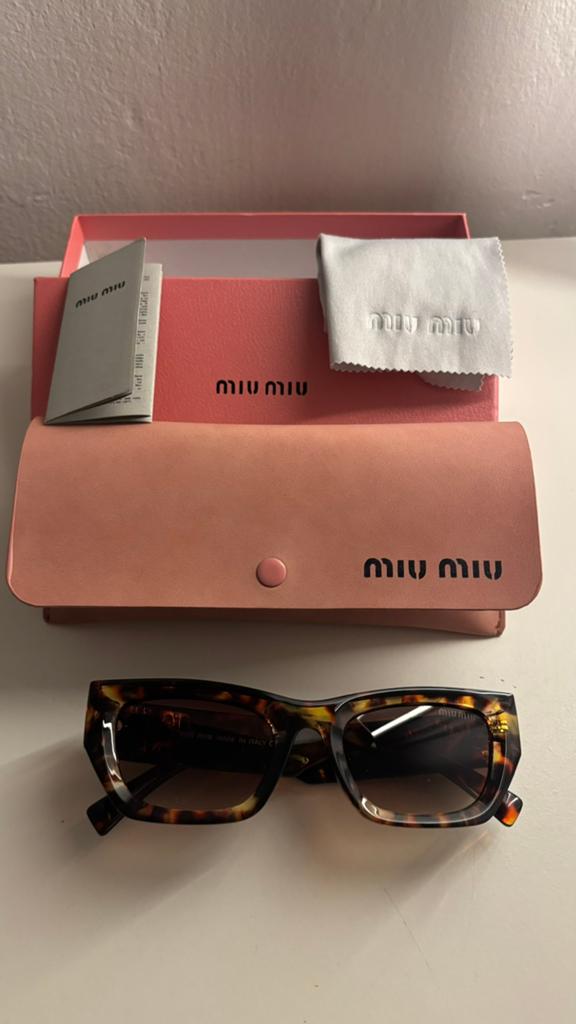 MIU MIU Sunglasses, Handtassen en Accessoires, Zonnebrillen en Brillen | Dames, Overige merken, Zonnebril, Bruin, Nieuw