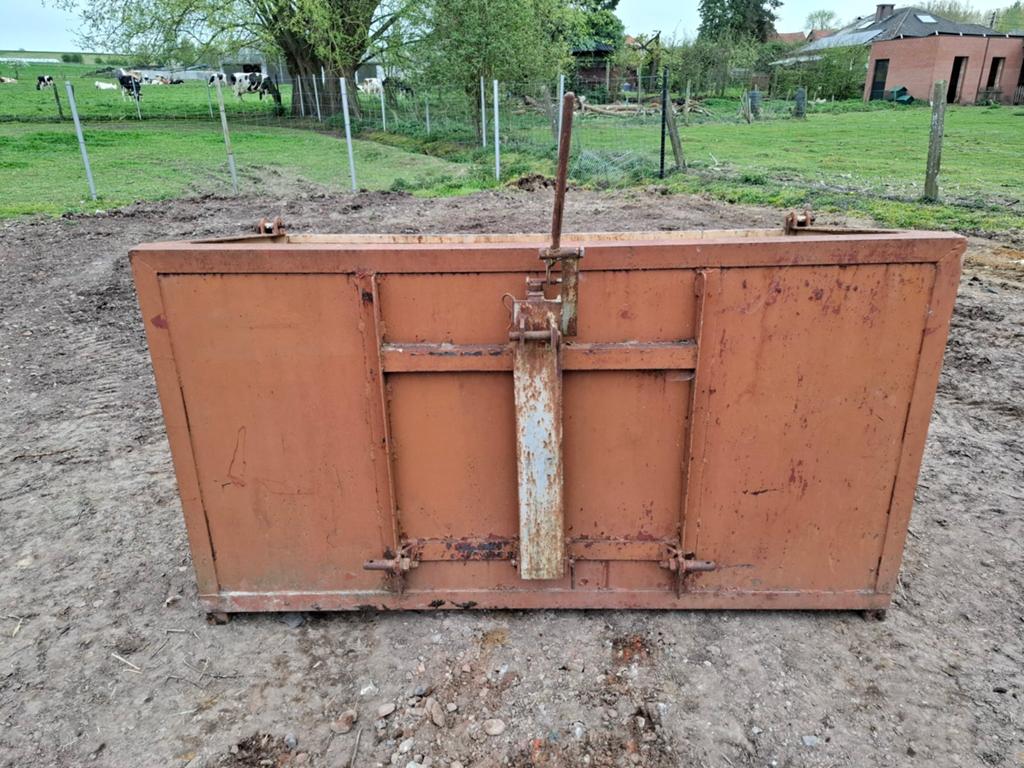 Coffre de tracteur, Enlèvement
