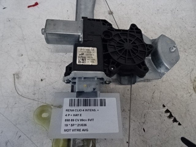 MOTEUR LEVE VITRE ELECTRIQUE AVANT GAUCHE Clio IV (5R), Autos : Pièces & Accessoires, Utilisé, Avant, Renault