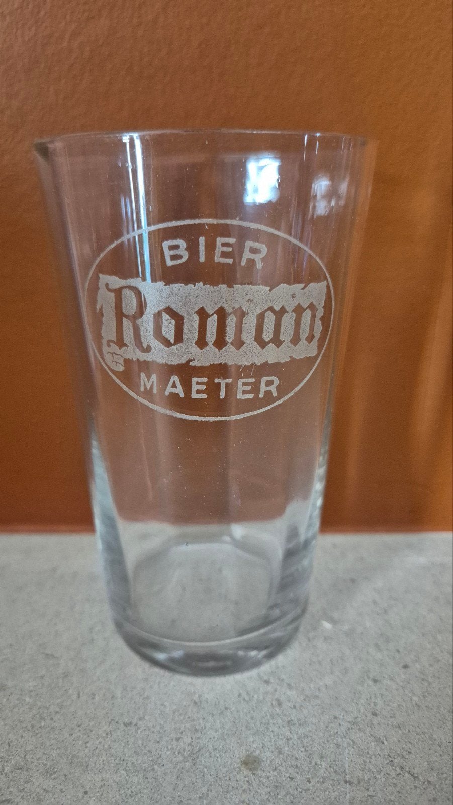 oud gezuurd bierglas roman, Verzamelen, Ophalen, Bierglas