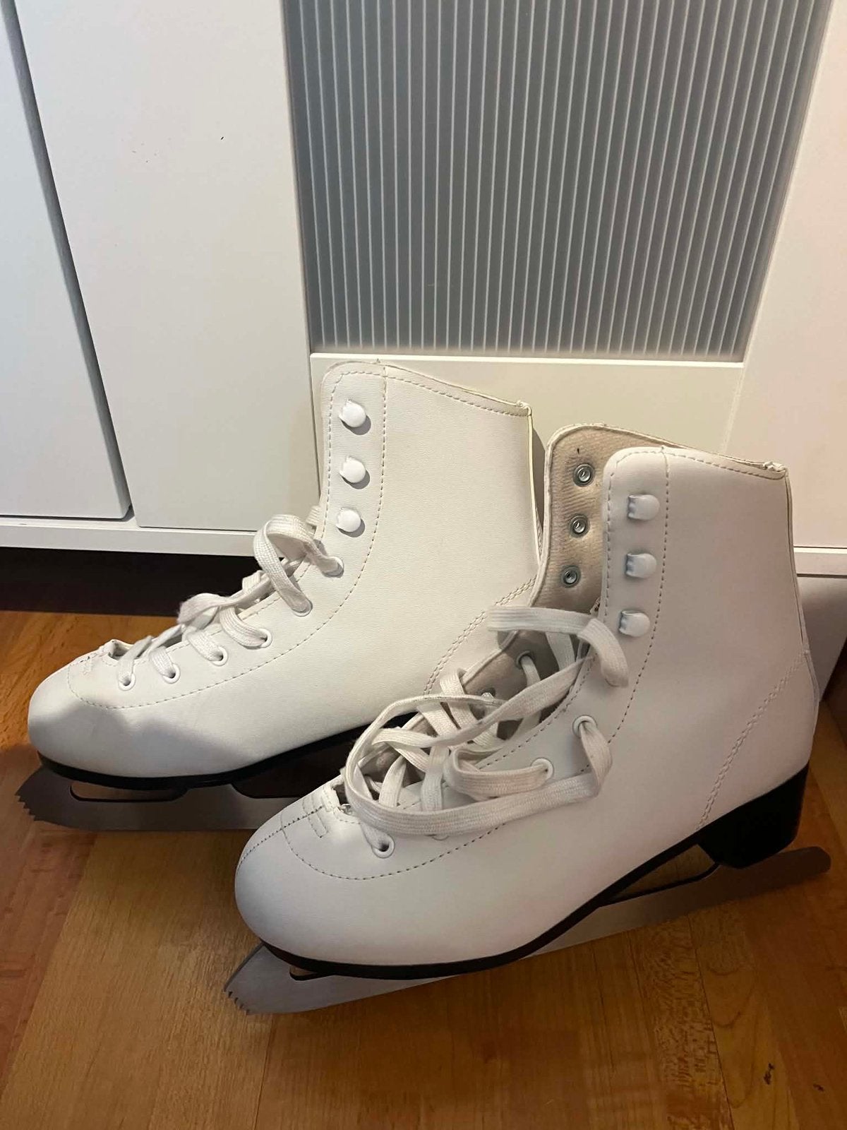 Kunst schaatsen, Ophalen, Zo goed als nieuw