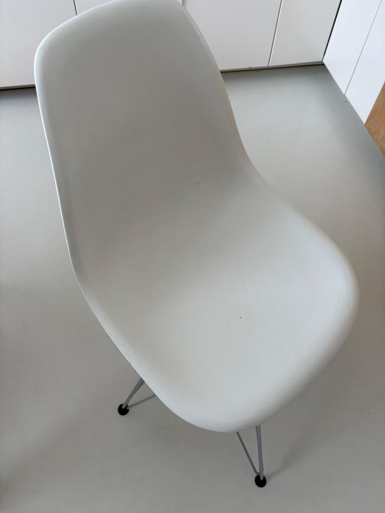 Vitra eames stoel, Huis en Inrichting, Stoelen, Ophalen, Gebruikt, Wit, Design