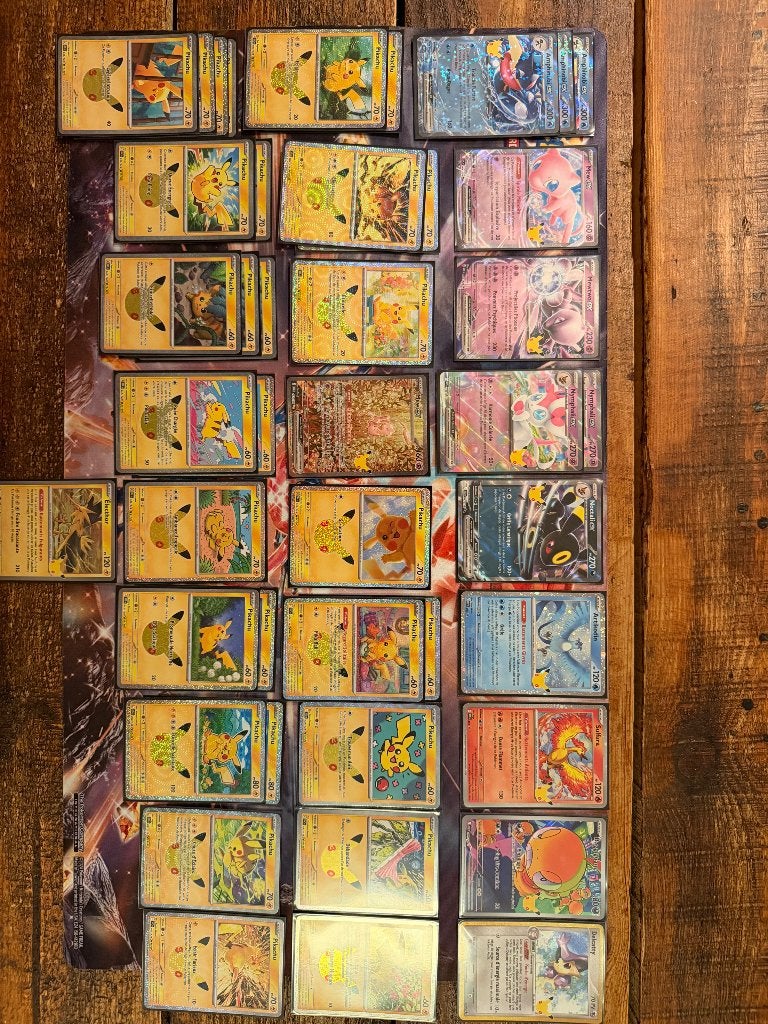 Échange Pokémon 30 ans, Hobby & Loisirs créatifs, Enlèvement, Comme neuf, Plusieurs cartes