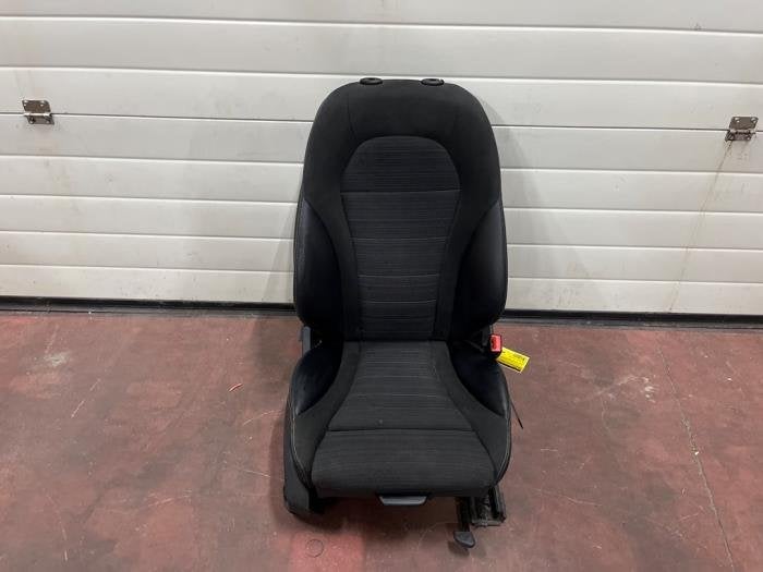 Siège droit d'un Mercedes C-Klasse, Autos : Pièces & Accessoires, Habitacle & Garnissage, -, 3 mois de garantie, Utilisé, -