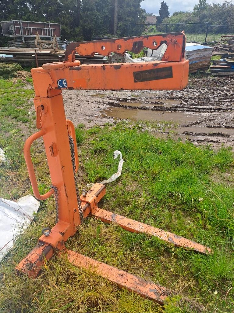 Intermat Palettenhaak €500, Ophalen
