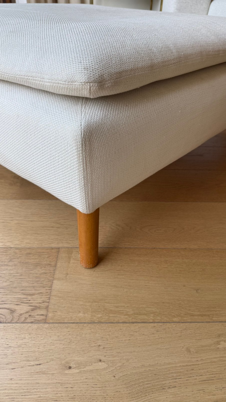 Poef met houten poten, Ophalen, Gebruikt, Vierkant, Scandinavisch