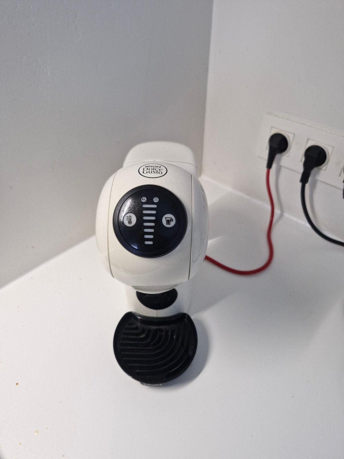 koffiezetapparaat - Nescafé Dolce Gusto, Réservoir d'eau amovible, Dosettes et capsules de café, Utilisé, 4 à 10 tasses