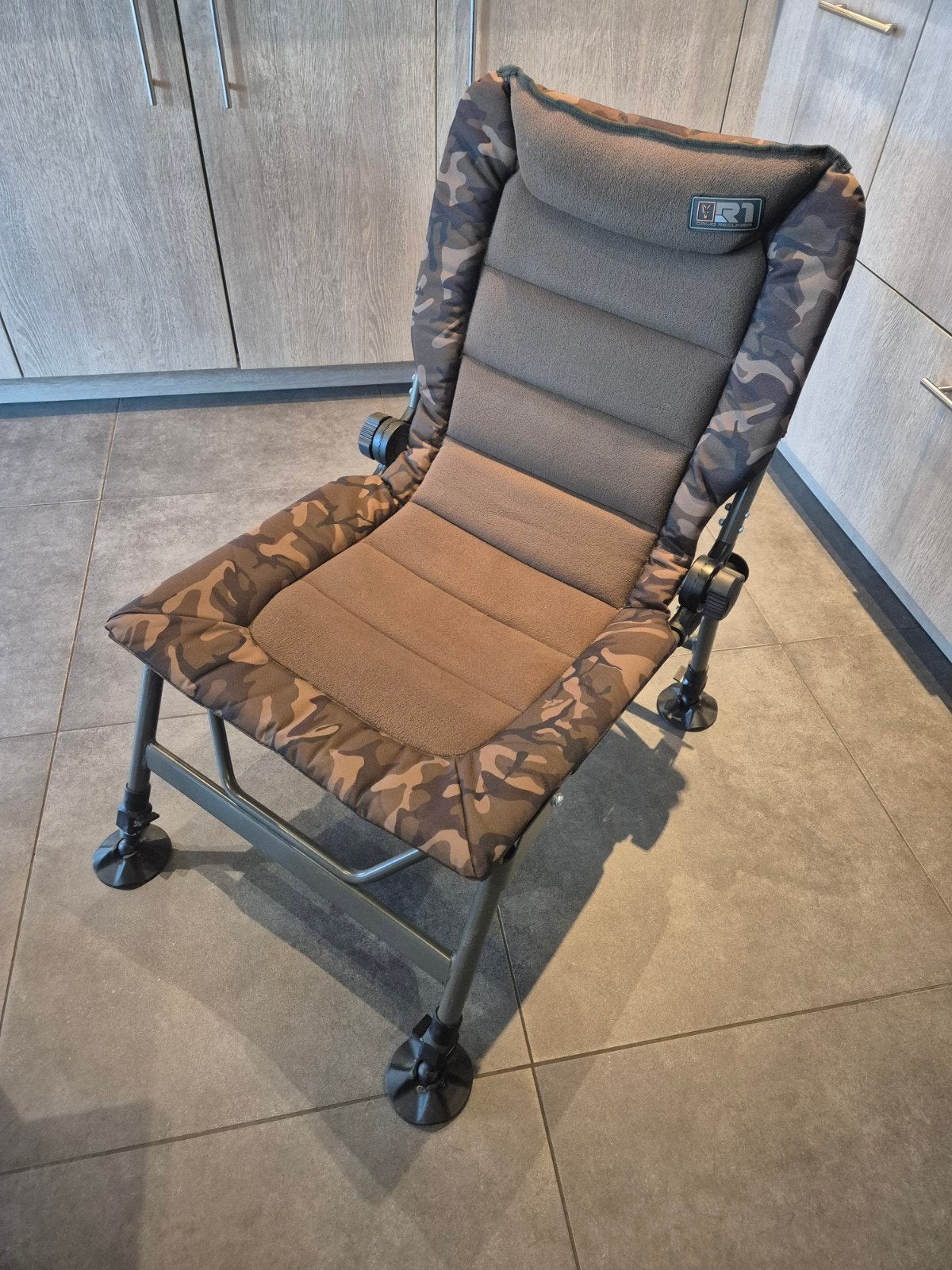 Fox camo recliner  R1 stoel, Ophalen, Zo goed als nieuw