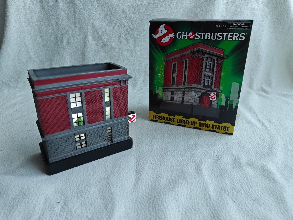 GHOSTBUSTERS Firehouse light-up mini-statue DIAMOND SELECT, Enlèvement ou Envoi, Comme neuf