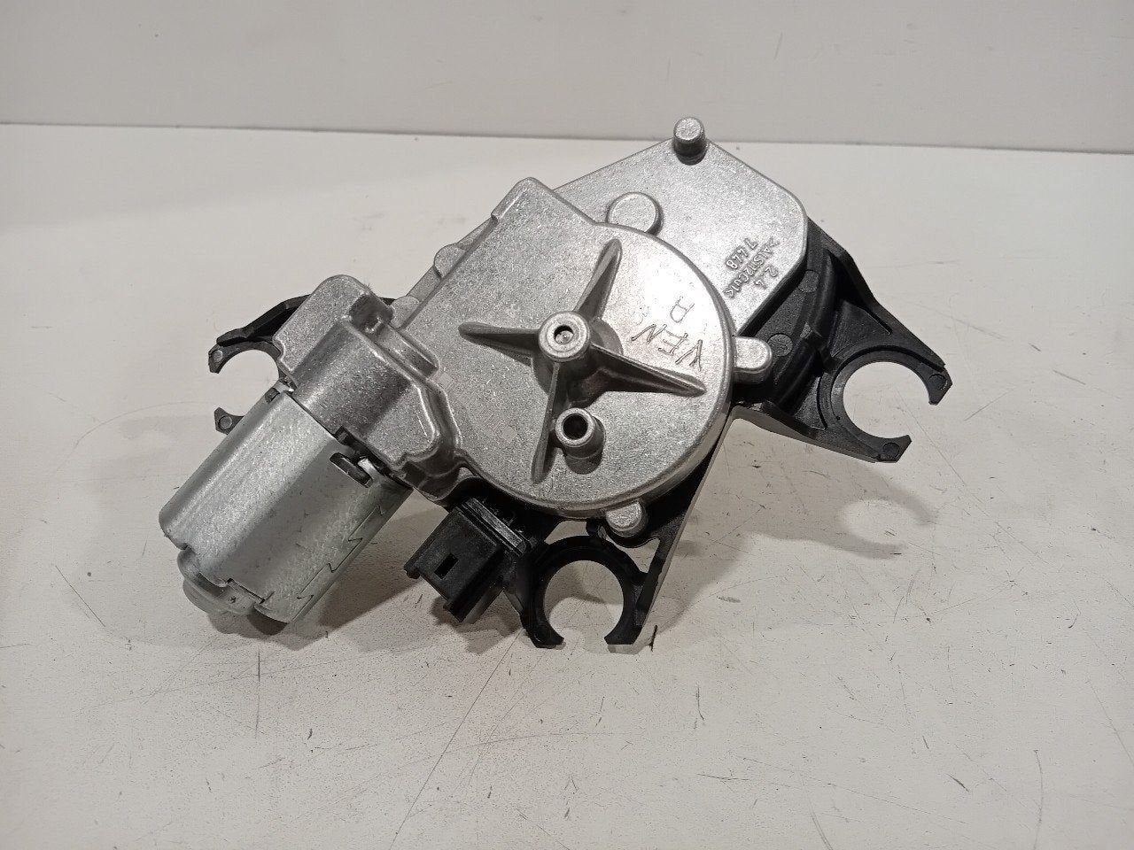 Ruitenwissermotor achter Renault Clio, Onderdelen@venauto.nl, Van der Ven Autorecycling B.V., Gebruikt, Ettenseweg 76, 4706 PB Roosendaal, The Netherlands