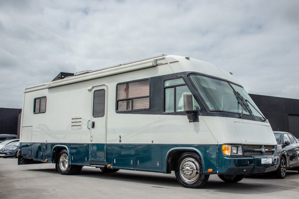 Triple E Commander A2901E CamperBus / AIRCO / ZONNEPANELEN, Koelkast, Buscamper of Camperbus, Ringverwarming, Tot en met 2