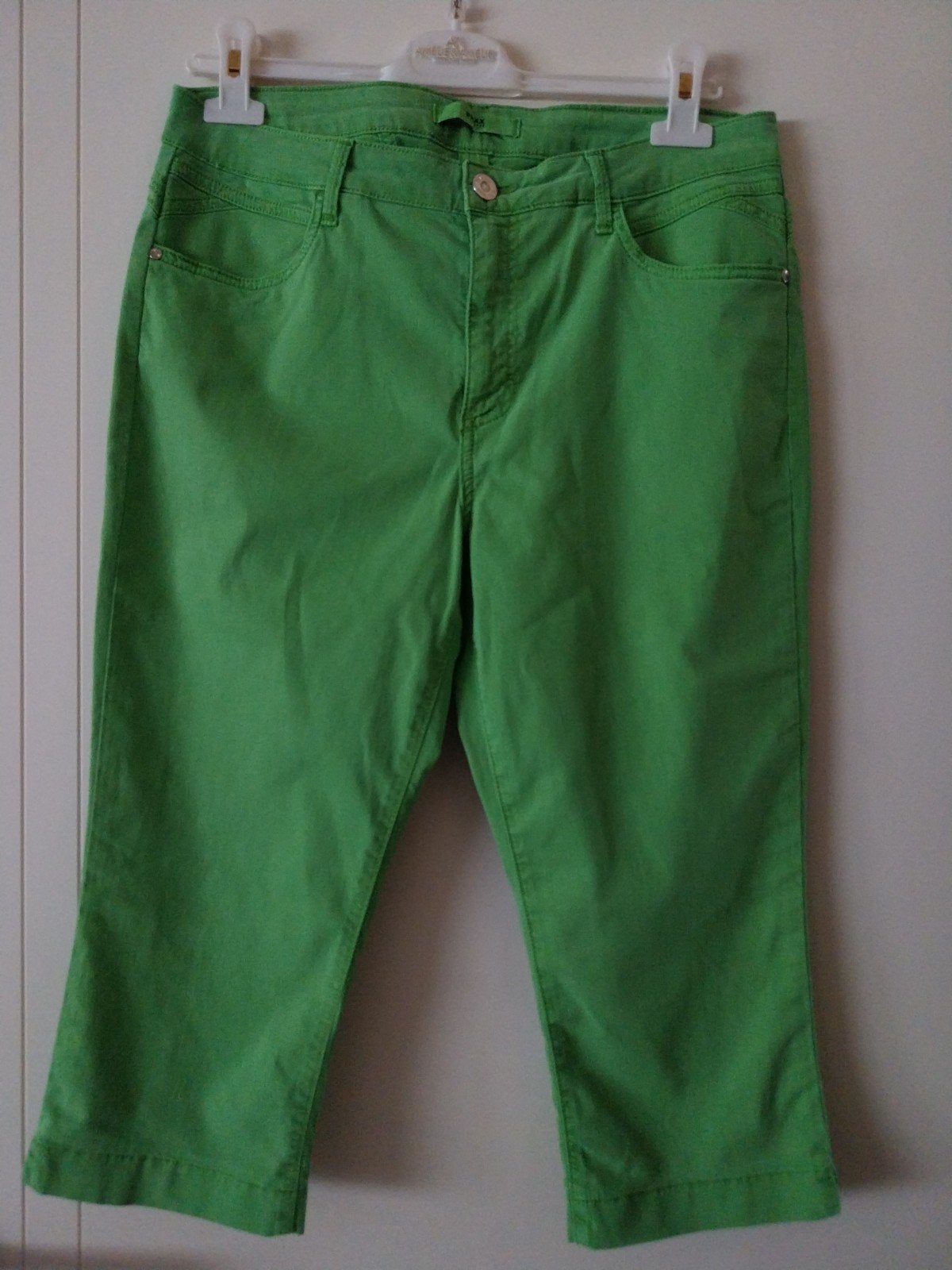 Capri broek BRAX groen 42, Kleding | Dames, Broeken en Pantalons, Ophalen of Verzenden, Maat 42/44 (L), Groen