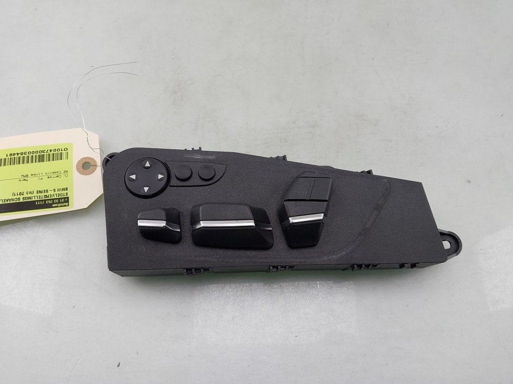COMMANDE DE REGLAGE DE SIEGE BMW 5 serie Touring (F11), Utilisé, BMW, Petuelring 130
80809  München, DE, Bayerische Motoren Werke AG