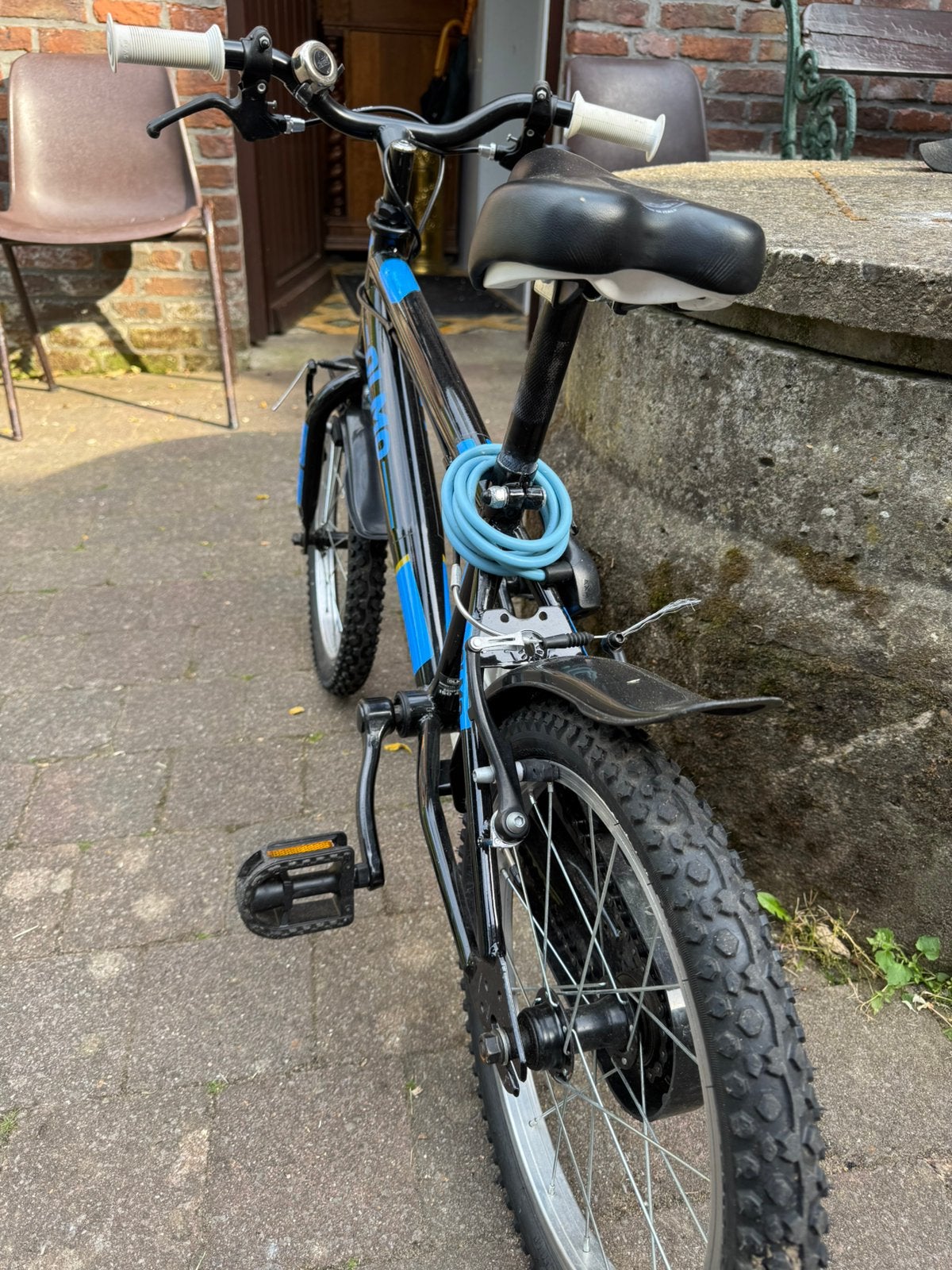Kinderfiets Olmo / 4-6jaar, Ophalen, Zo goed als nieuw, Zijwieltjes