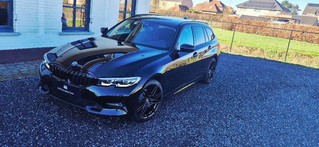 BMW 318DA Sport-AdapLED-Camera-Lichtpack-Sportinter-Carplay, Auto's, BMW, Automaat, Achterwielaandrijving, 1995 cc, 4 cilinders
