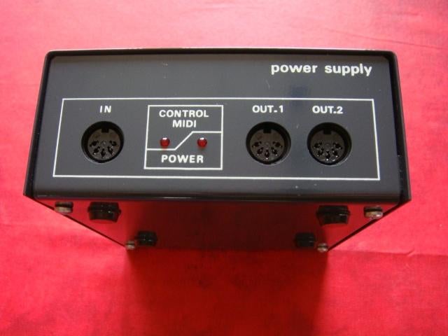 Power Supply control midi. 12,5 X 15 X 6 cm, Musique & Instruments, Instruments | Accessoires, Utilisé, Autres instruments, Envoi