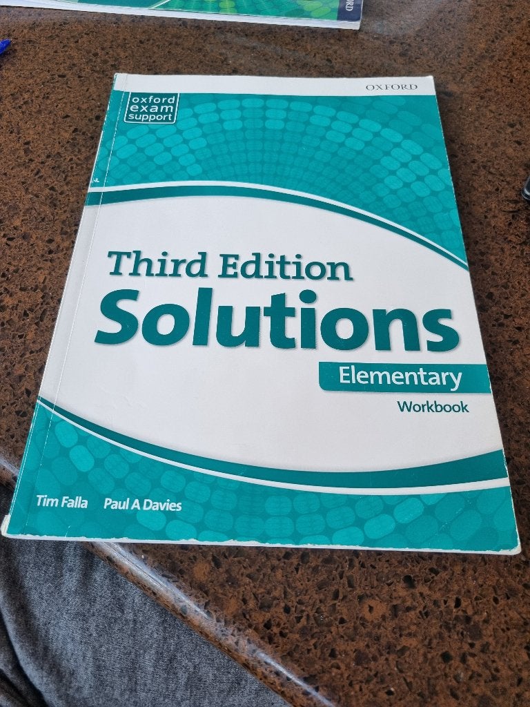 Third Edition Solution Elementary workbook, Livres, Anglais, Comme neuf, Enlèvement, Secondaire