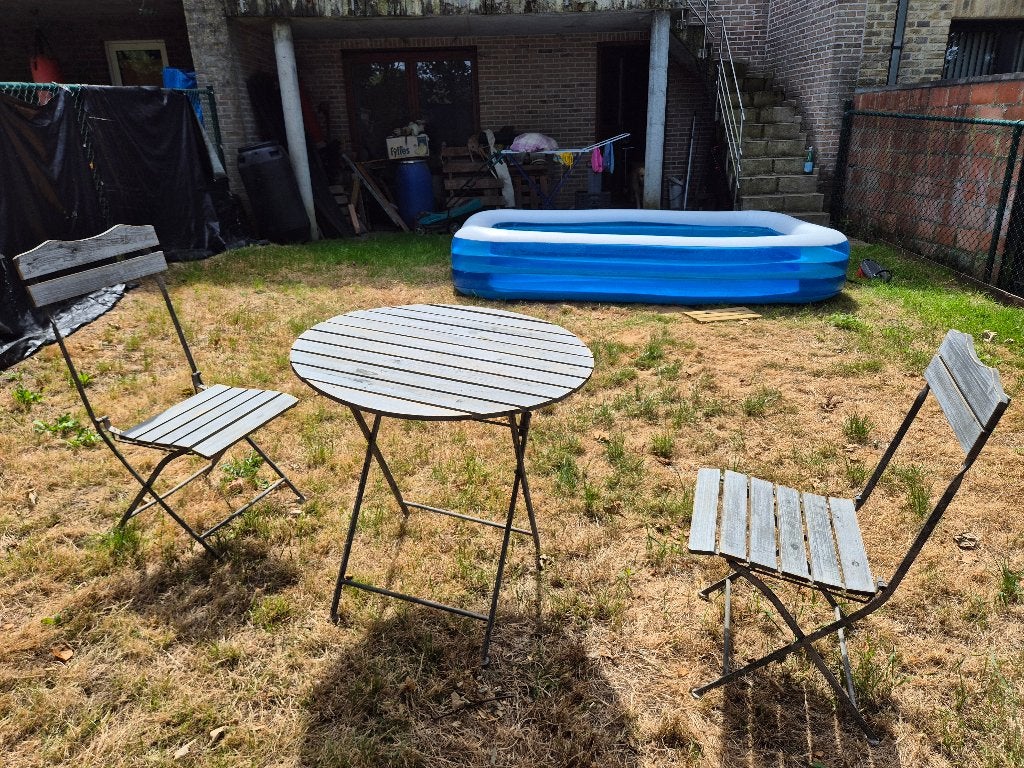 Table bistro + 2 chaises, Enlèvement ou Envoi, Comme neuf, Rond, Bois