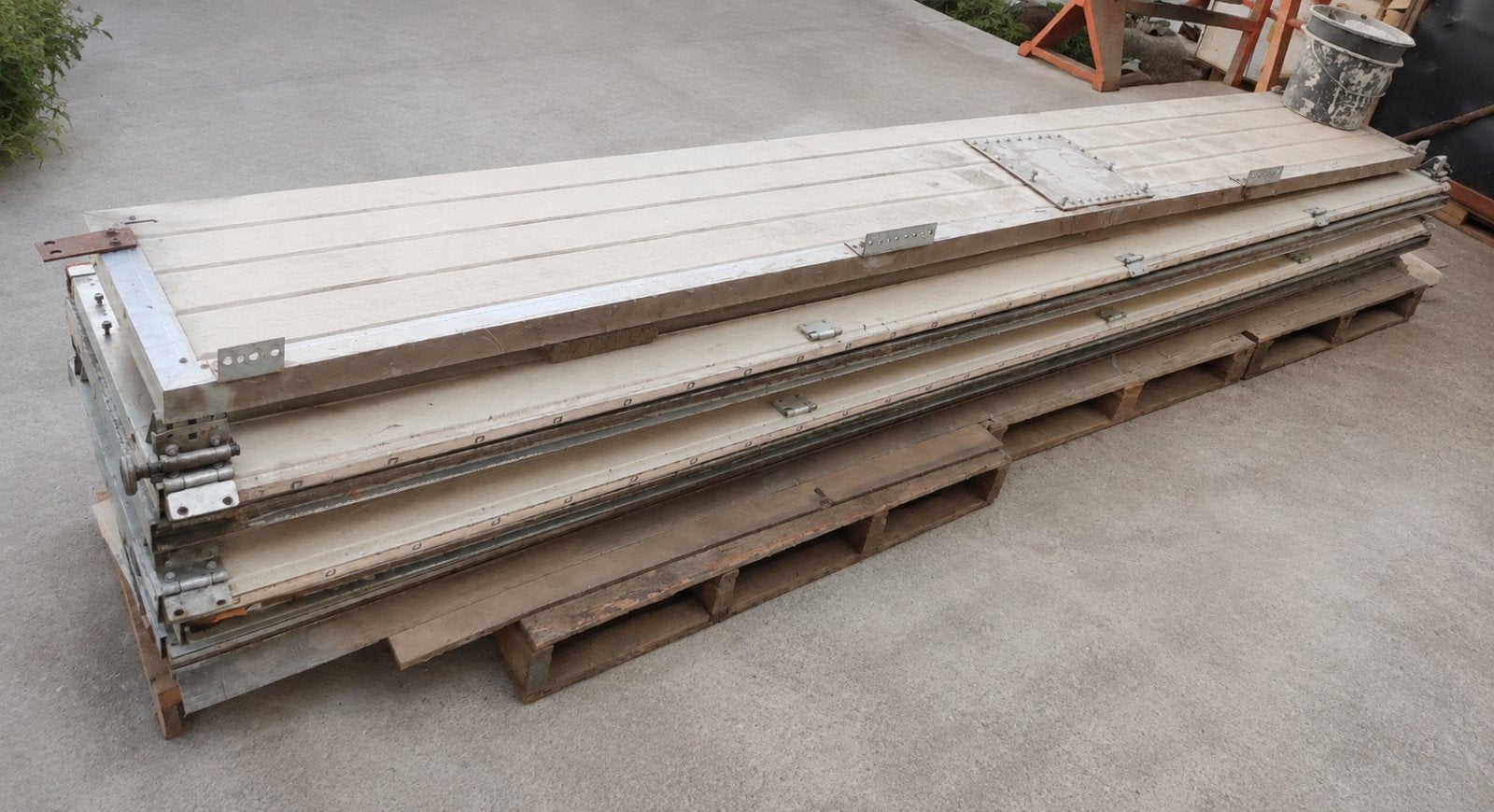 Sectionale poort 4 m breed op 2.5/3m hoog met motor, Ophalen, Gebruikt