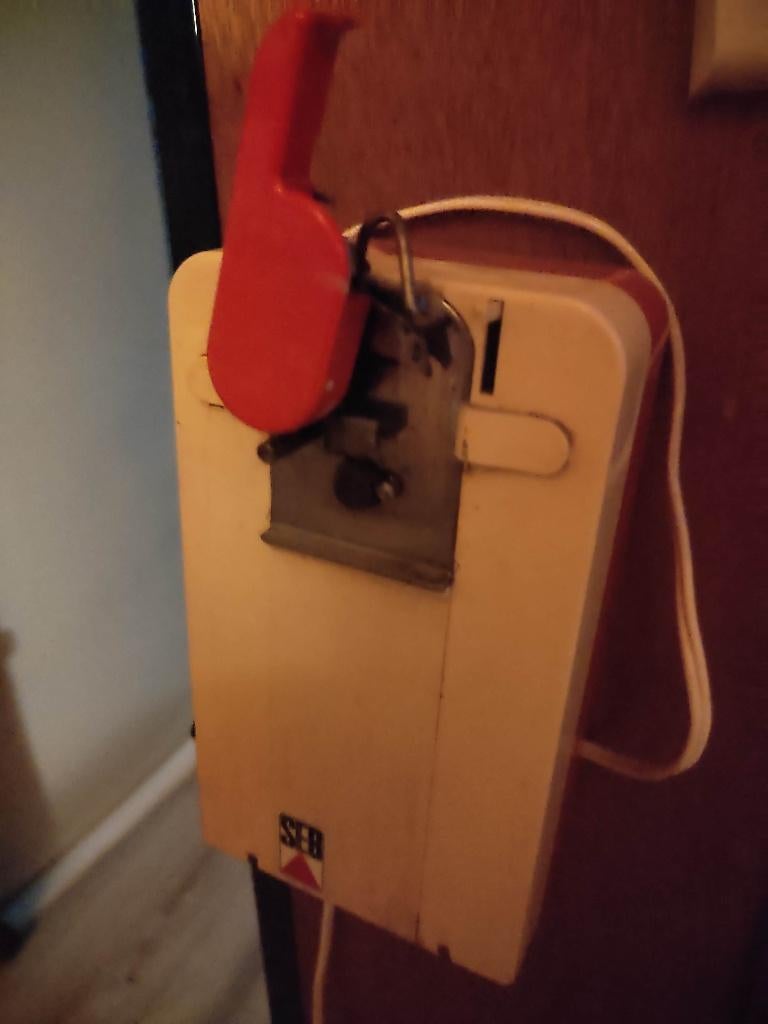 ouvre boite électrique vintage, Antiquités & Art, Enlèvement ou Envoi