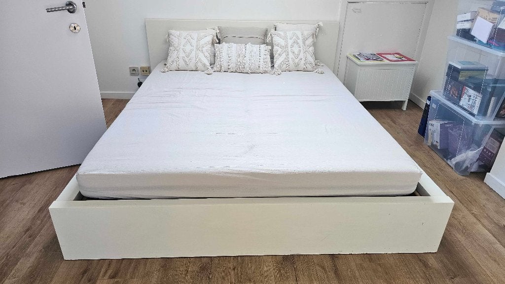 Lit IKEA MALM + sommiers LEIRSUND + matelas, Enlèvement, Utilisé, 200 cm, Deux personnes