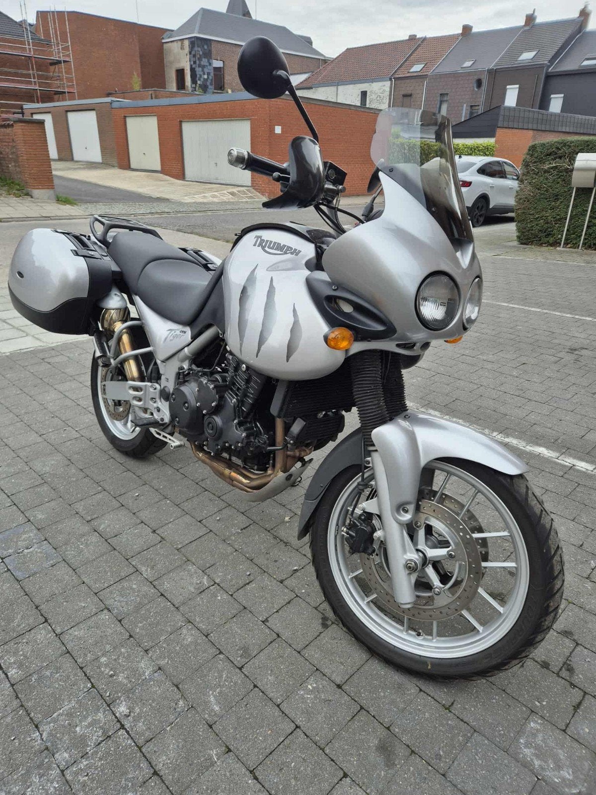 Triumph Tiger motorfiets bouwjaar 2004, aluminium zilverkleu, Ophalen