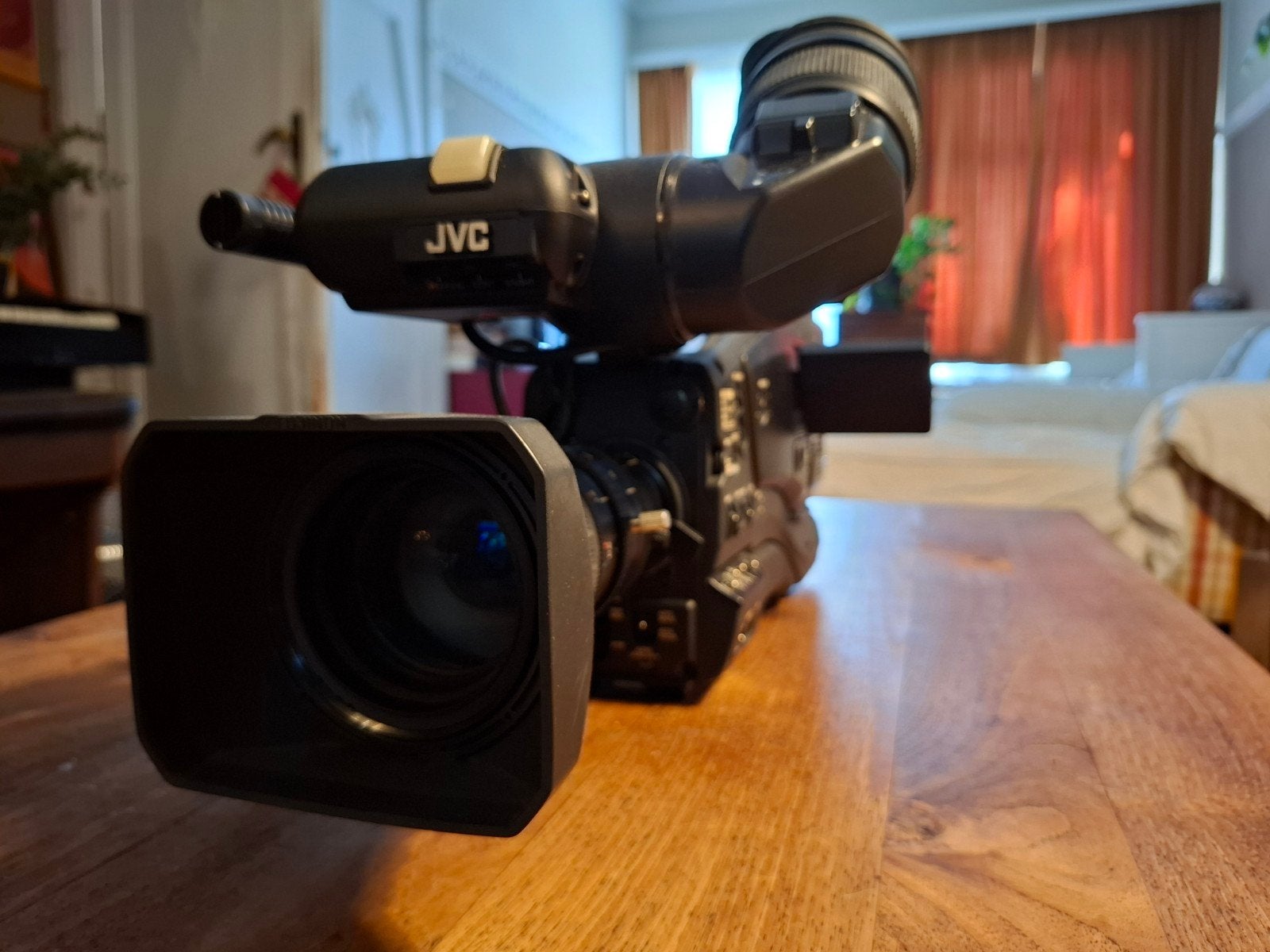Caméra DV JVC GY-DV5101E, TV, Hi-fi & Vidéo, Caméscopes numériques, Utilisé, Caméra, JVC, 8 à 20x, Microphone externe, Full HD