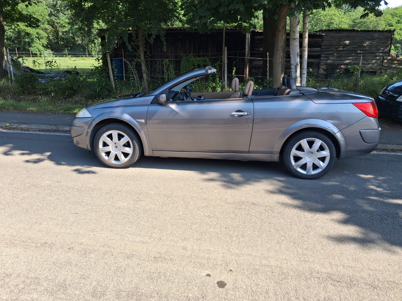 Renault megan cabriolet 2008bj 1.9 dizel 216000km km  werk, Auto's, Mercedes-Benz, Particulier, Te koop, Cabriolet