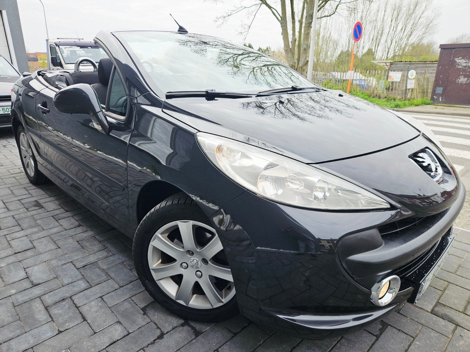 PEUGEOT 207 CC CABRIO CT.OK ZONE LEZ OK, Autos, Peugeot, Particulier, Essence, Cabriolet, Boîte manuelle, Noir, Carnet d'entretien