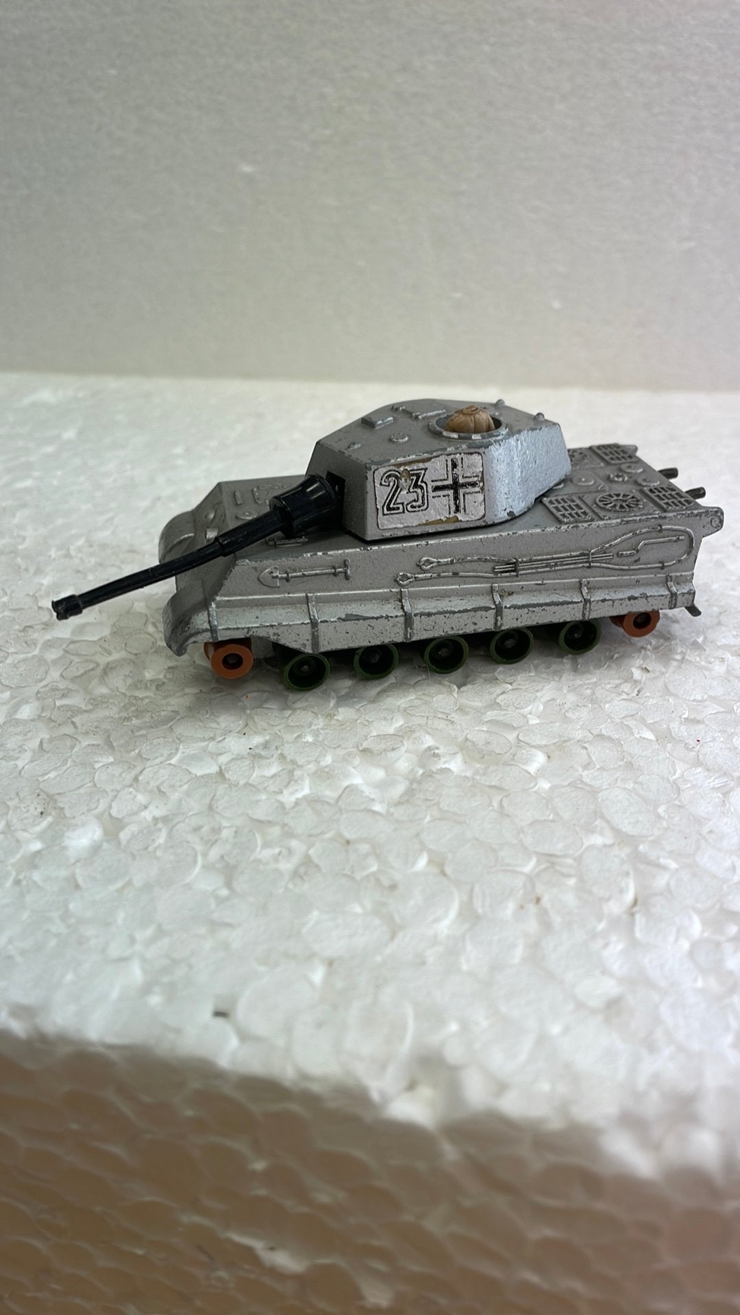 Matchbox Battle Kings 104 King Tiger Tank, Enlèvement ou Envoi, Comme neuf