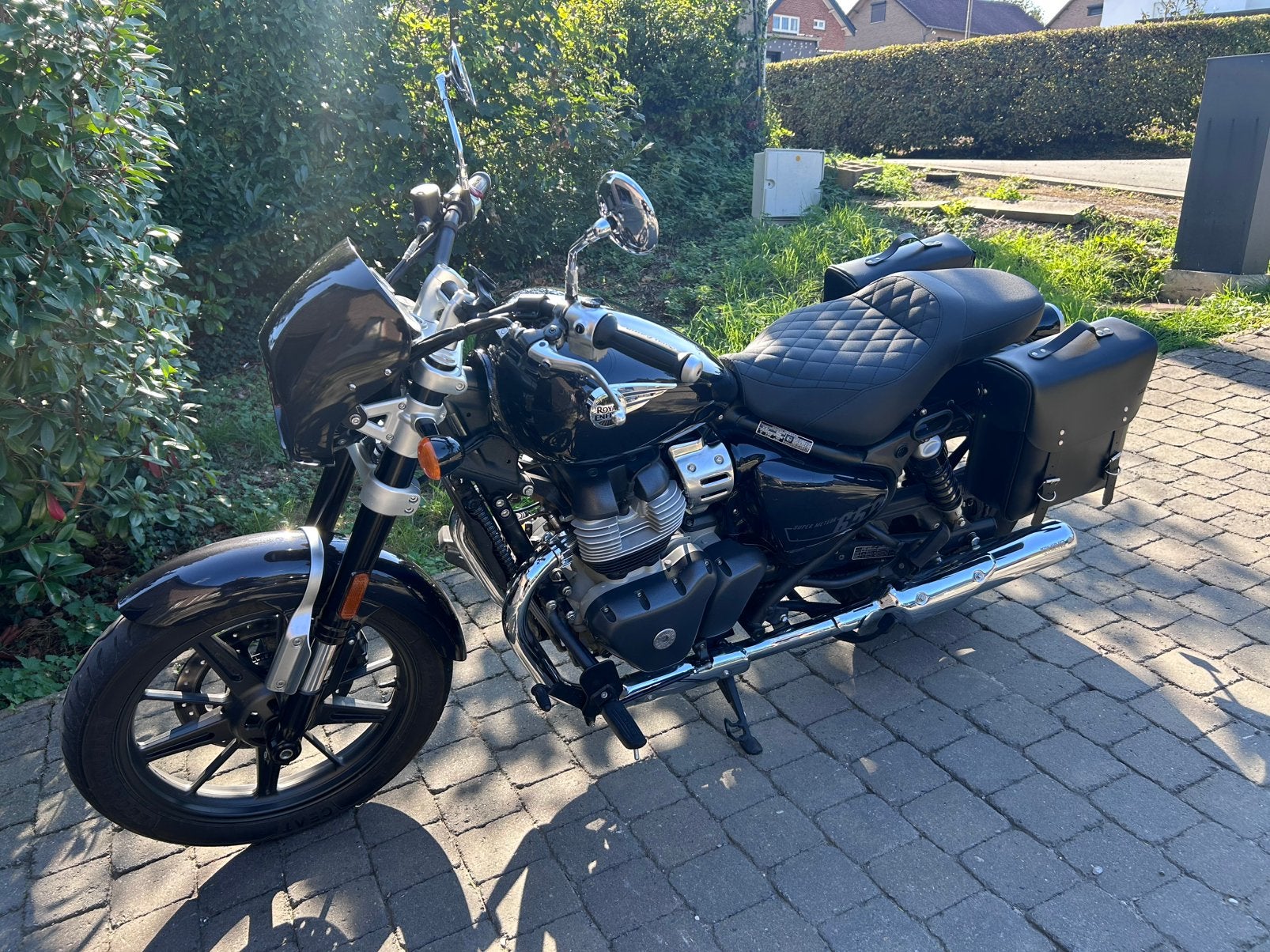 Royal Endfield Super Meteor 650 avec accessoires, Motos, Particulier, 12 à 35 kW, Chopper, Échappement sport