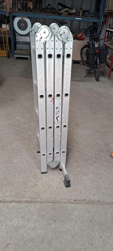 plooiladder, Doe-het-zelf en Bouw, Ladders en Trappen, Ophalen of Verzenden, Zo goed als nieuw, Ladder, Opvouwbaar of Inschuifbaar