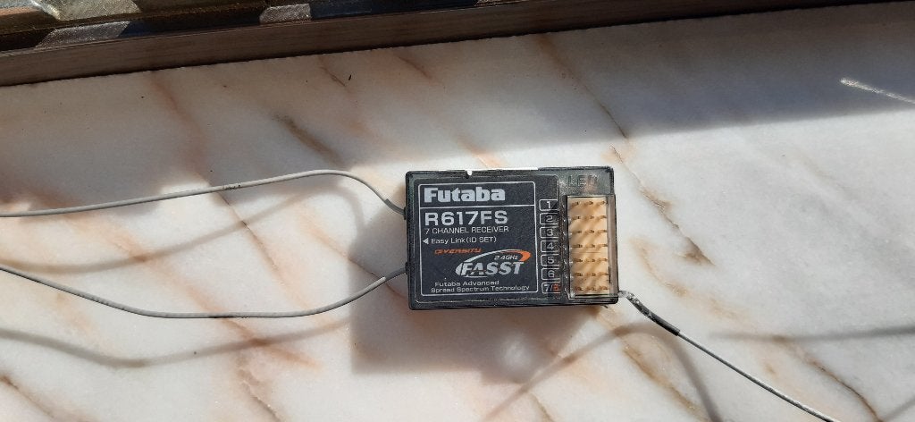 RECEPTEUR FUTABA 617 FS, Enlèvement, Utilisé
