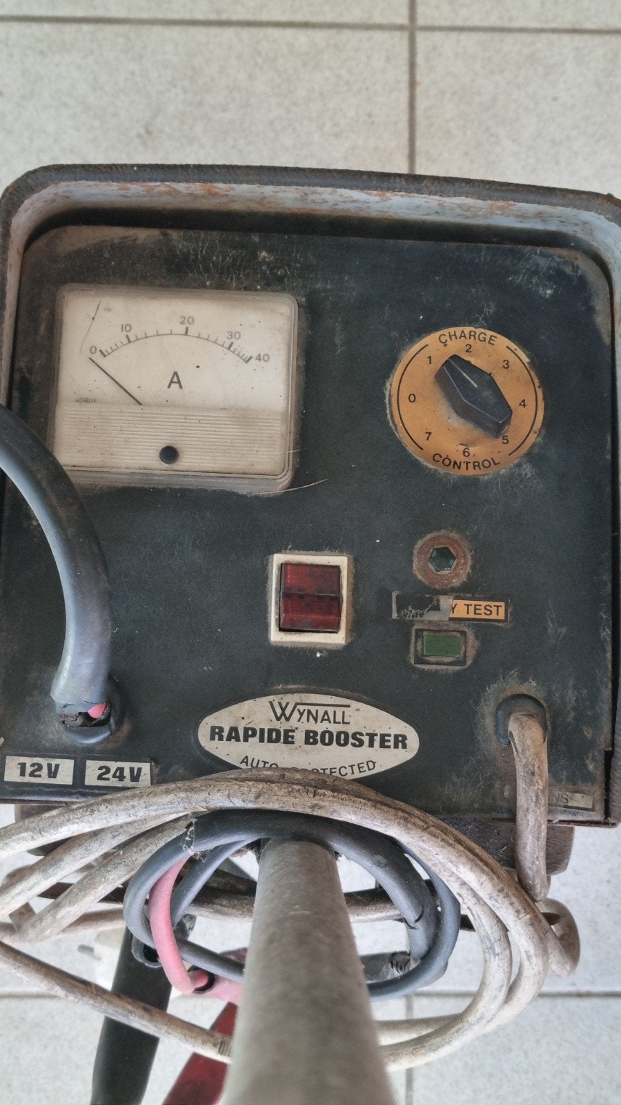 Mobiele acculader voor 6/12/24V accu's., Ophalen, Gebruikt