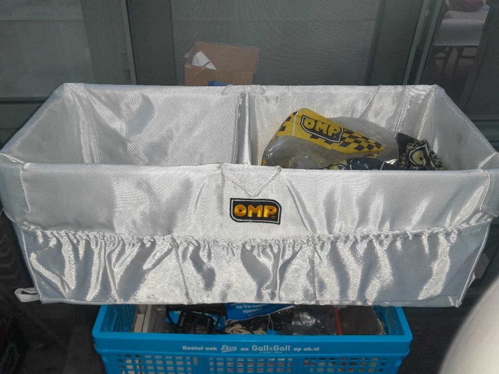 Boîte/boîte pour casques --- OMP, Enlèvement, Neuf