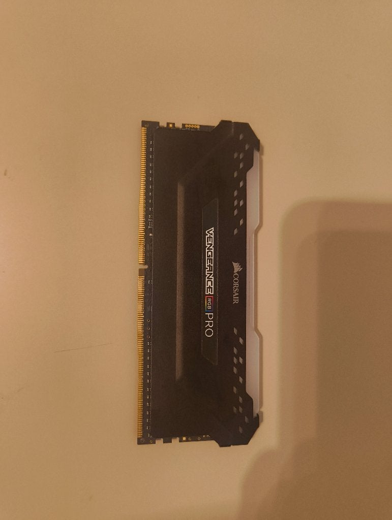 Corsair vengeance rgb pro ddr4 2x8gb 3600MHz, Ophalen, DDR4, Refurbished, Desktop