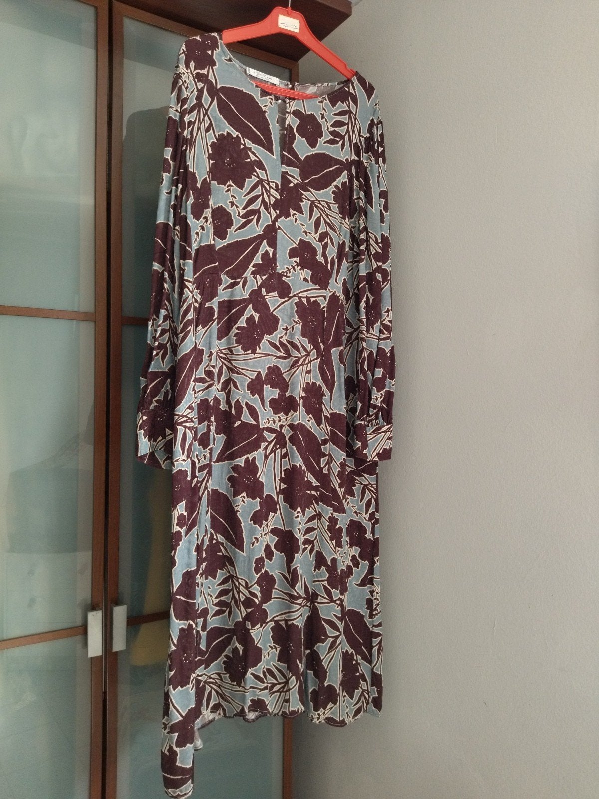 Robe midi fleurie Violeta by Mango, Vêtements | Femmes, Taille 42/44 (L), Enlèvement ou Envoi, Comme neuf, Sous le genou