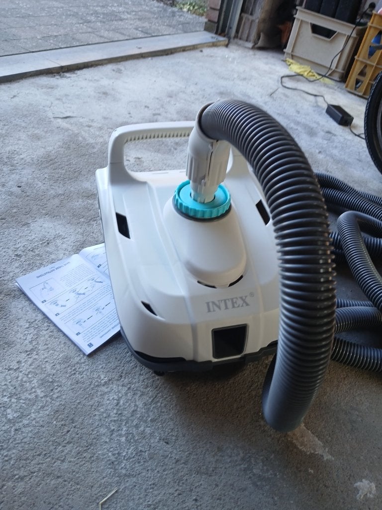 Aspirateur automatique de piscine Intex ZX100., Enlèvement, Neuf, Ménage