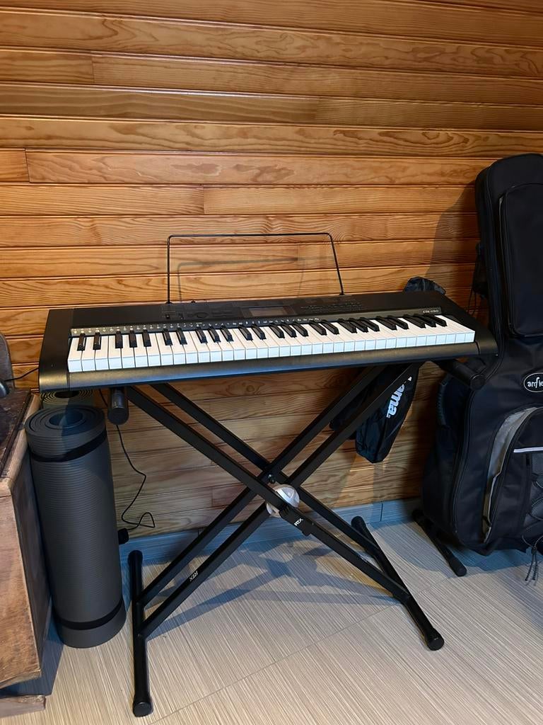Casio CTK-1150 keyboard / piano + standaard, Muziek en Instrumenten, Keyboards, Ophalen, Casio, Met standaard, 61 toetsen