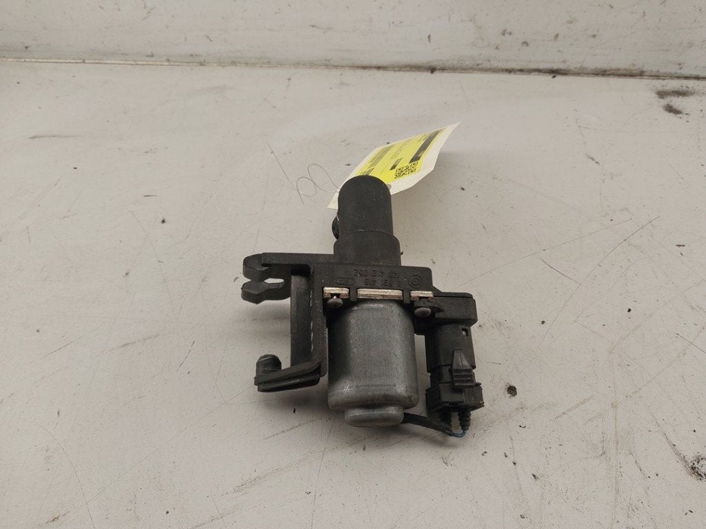 EXTRA EAU POMPE BMW Z3 Roadster (E36 / 7) (01-1995/01-2003), Utilisé, BMW, Petuelring 130
80809  München, DE, Bayerische Motoren Werke AG