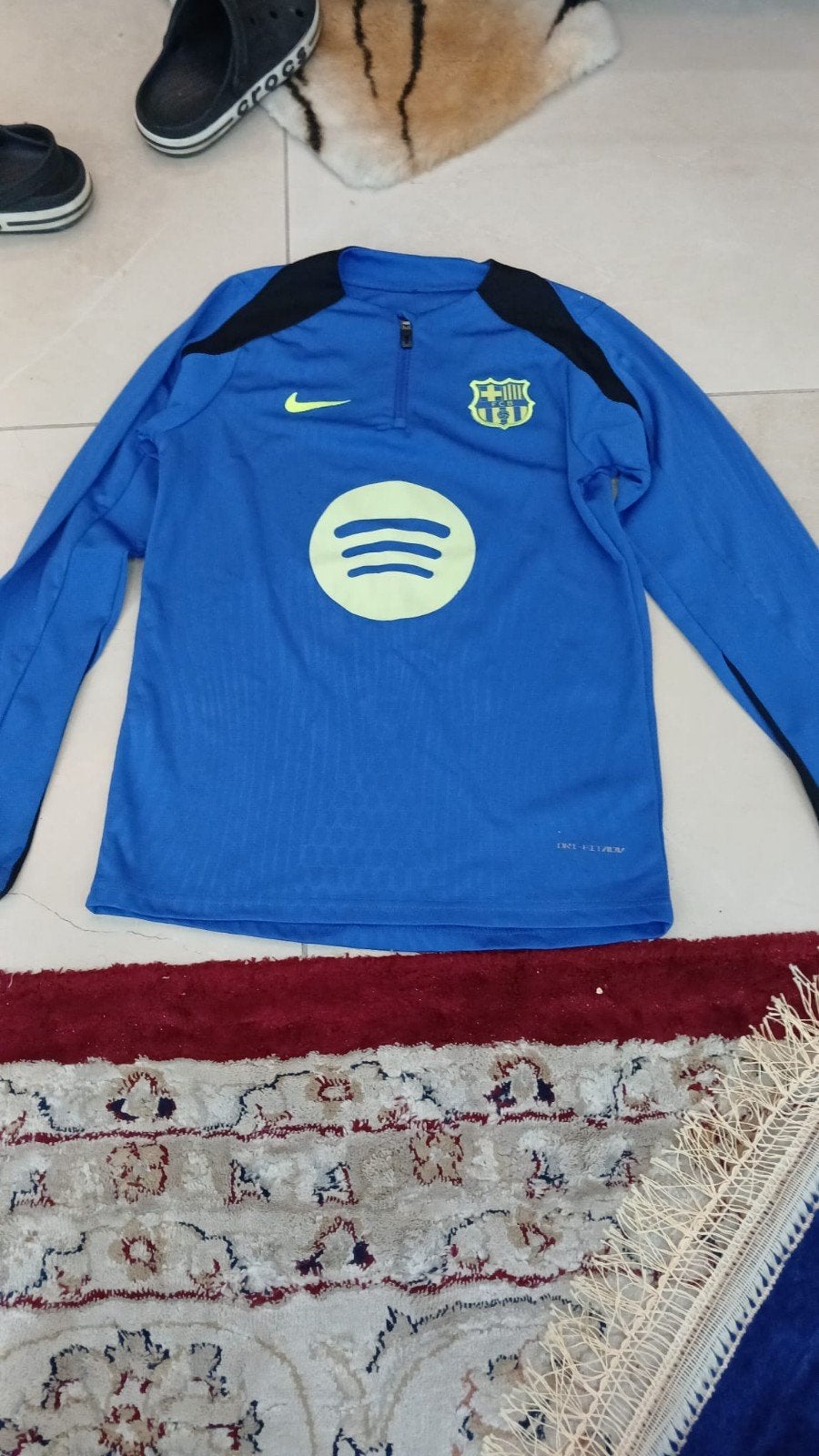 survette barcelone, Taille M, Enlèvement, Utilisé, Survêtement
