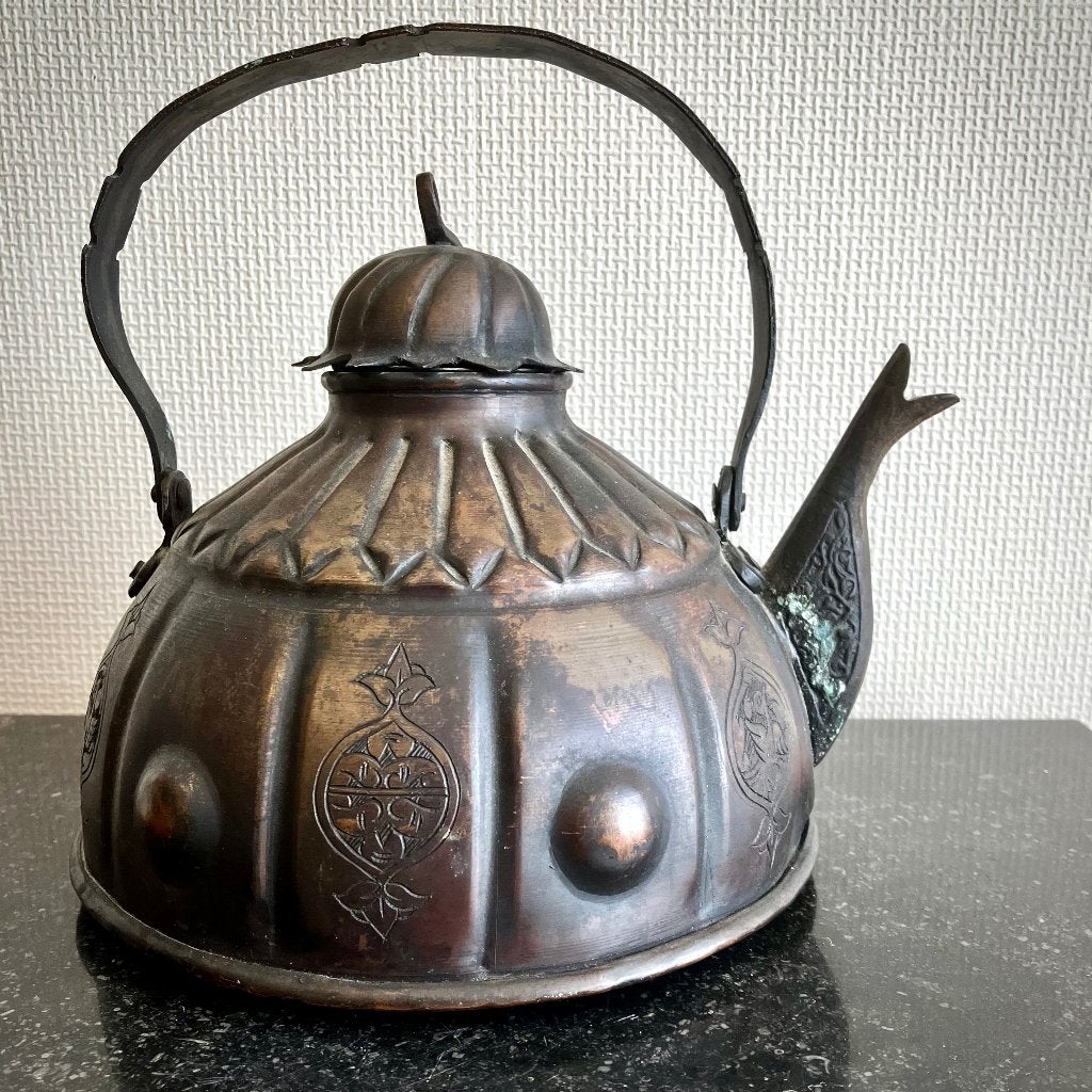 Oude koperen theepot ketel, Enlèvement